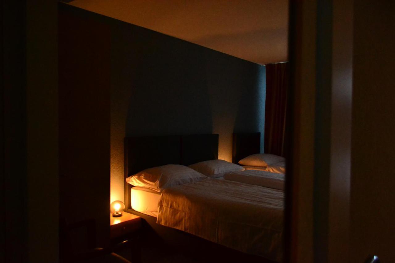 Hotel Les Rives Du Doubs Les Brenets Luaran gambar